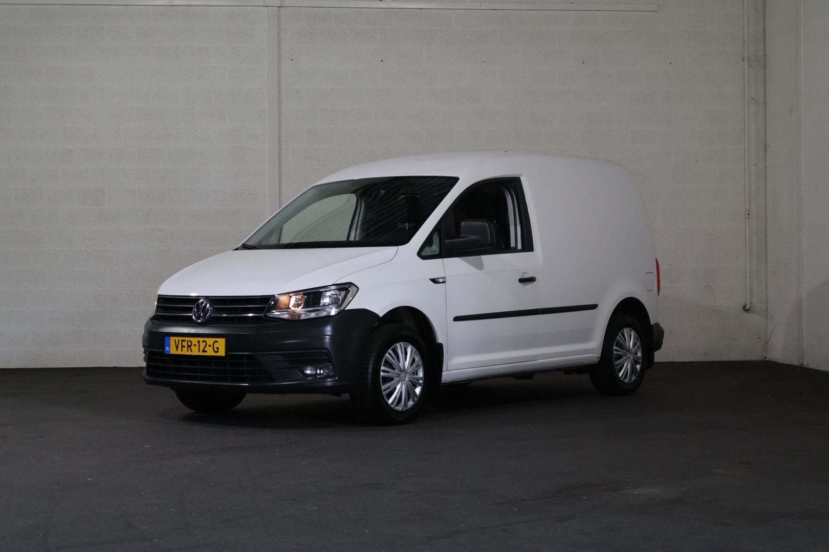 Volkswagen Caddy 2.0 TDI 102pk L1 H1 Airco Navigatie Trekhaa, Wit, Te koop, 153 g/km, Parkeersensor