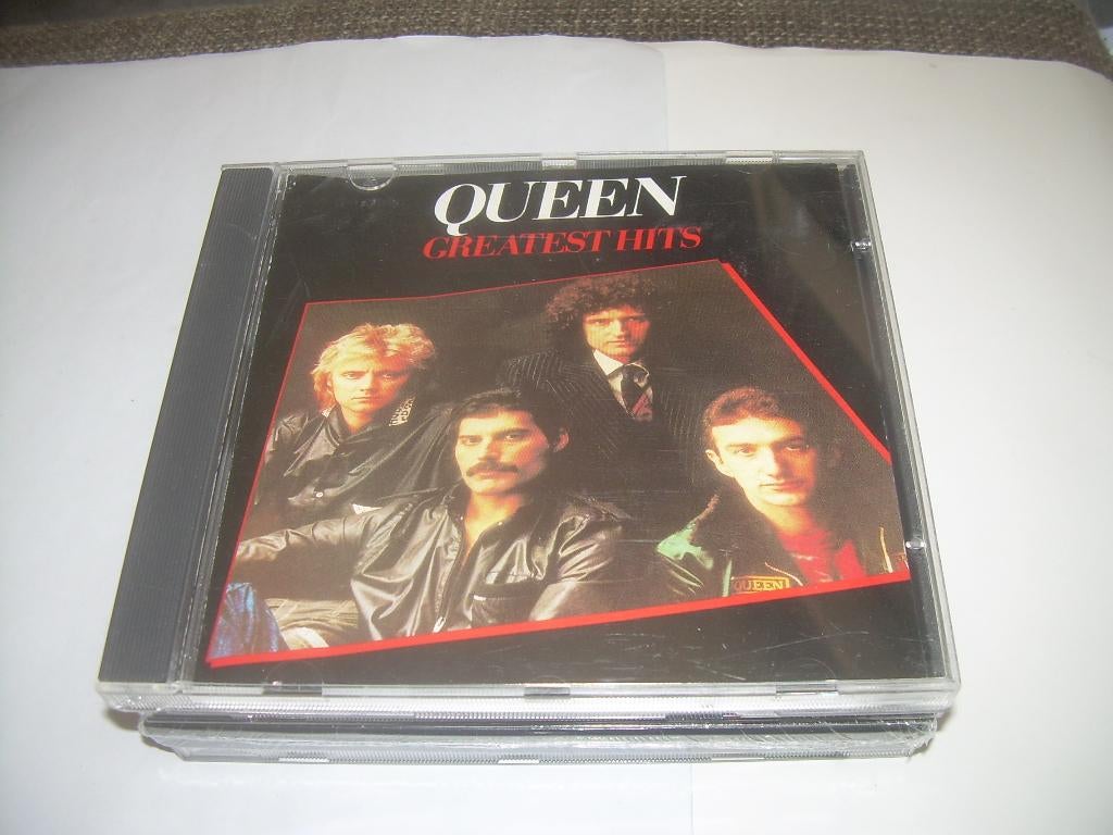 CD - QUEEN - GREATEST HITS, Cd's en Dvd's, Ophalen of Verzenden, 1970 - 1979, Zo goed als nieuw