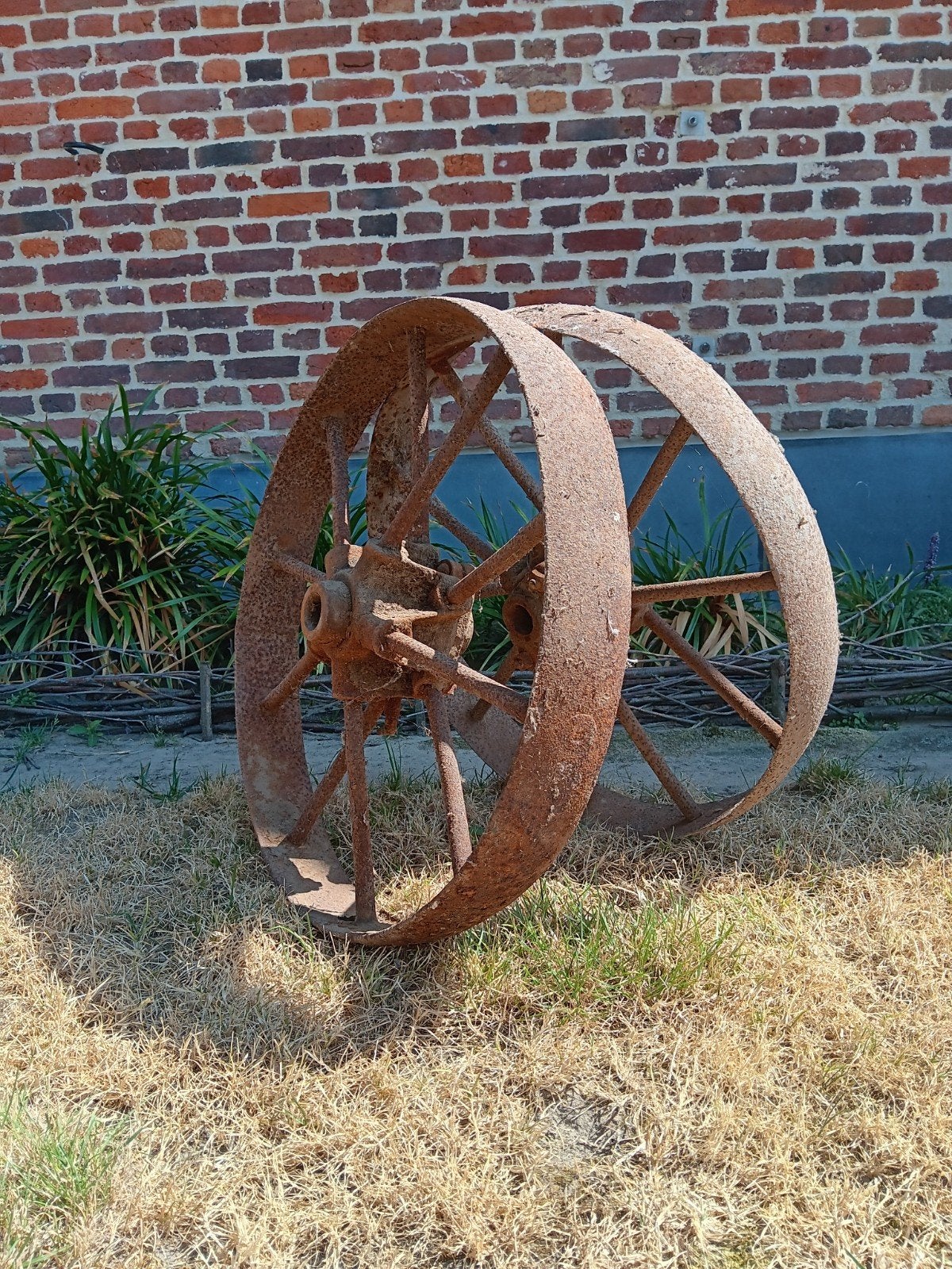 2 antieke ijzeren wielen, Antiek en Kunst, Ophalen