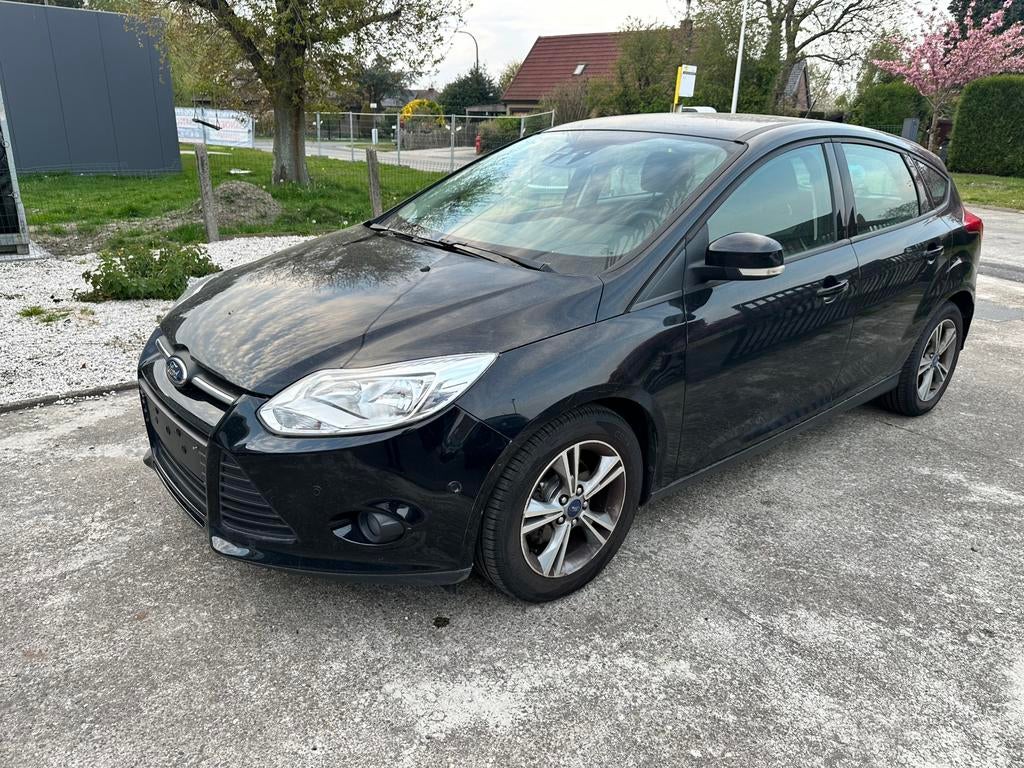 Ford Focus 1.0 Benz 92kw bwj2013, Auto's, Euro 5, Stof, Zwart, Zwart