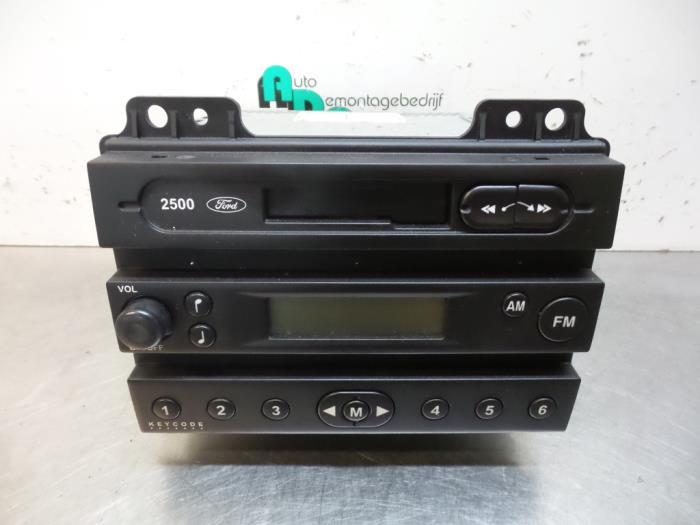 Radio/Cassette d'un Ford Fiesta (Fiesta 02-), Autos : Pièces & Accessoires, Électronique & Câbles, Ford, Utilisé, 3 mois de garantie