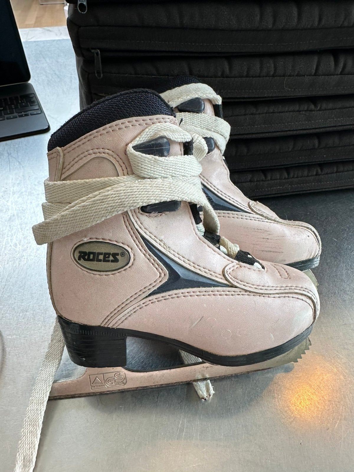 Roces kunstschaatsen kind 26, Sports & Fitness, Patinage, Enlèvement, Comme neuf, Patinage artistique