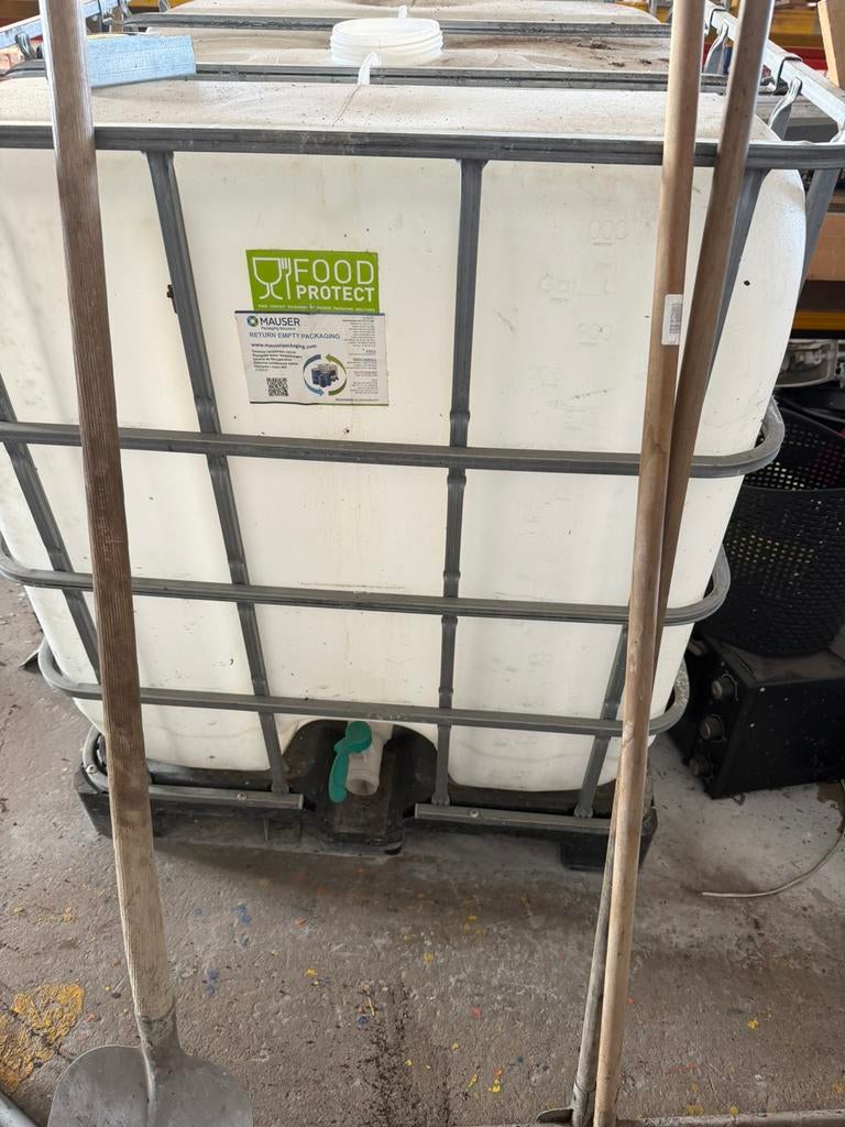 Citerne deau 1000l 70€, Enlèvement ou Envoi, Comme neuf