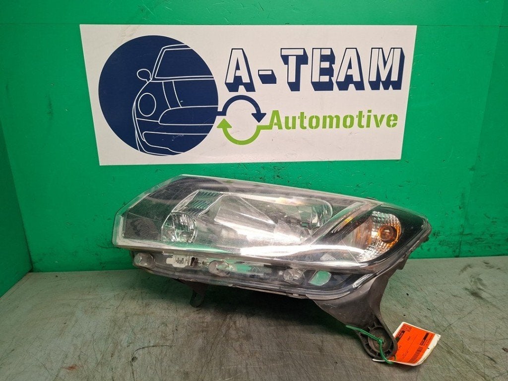 PHARE / OPTIQUE AVANT GAUCHE Dacia (|260601236R|260608494R|), Dacia, Renault Deutschland AG, Utilisé, Peter-Huppertz-Straße 5
51063  Köln, DE