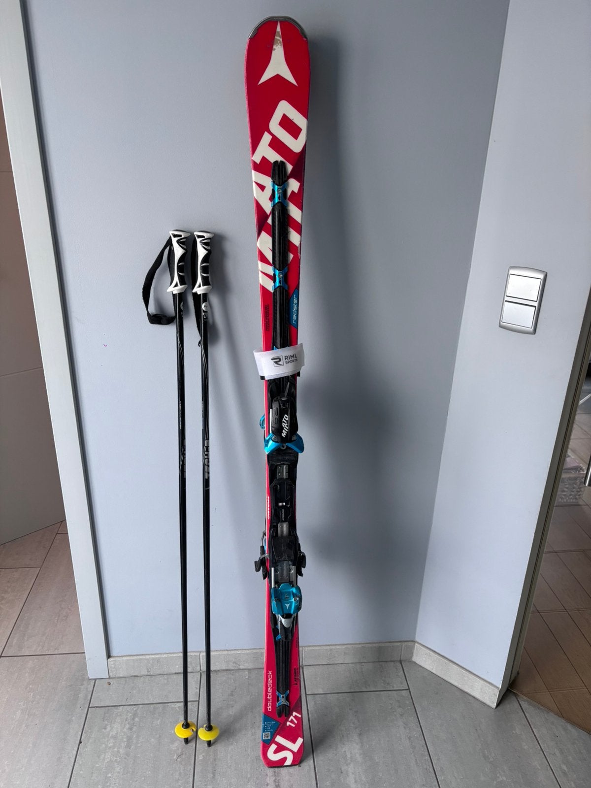 Kit de ski complet :skis Atomic, os Solomon et bâtons de ski, Sports & Fitness, 160 à 180 cm, Enlèvement, Autres types, Ski