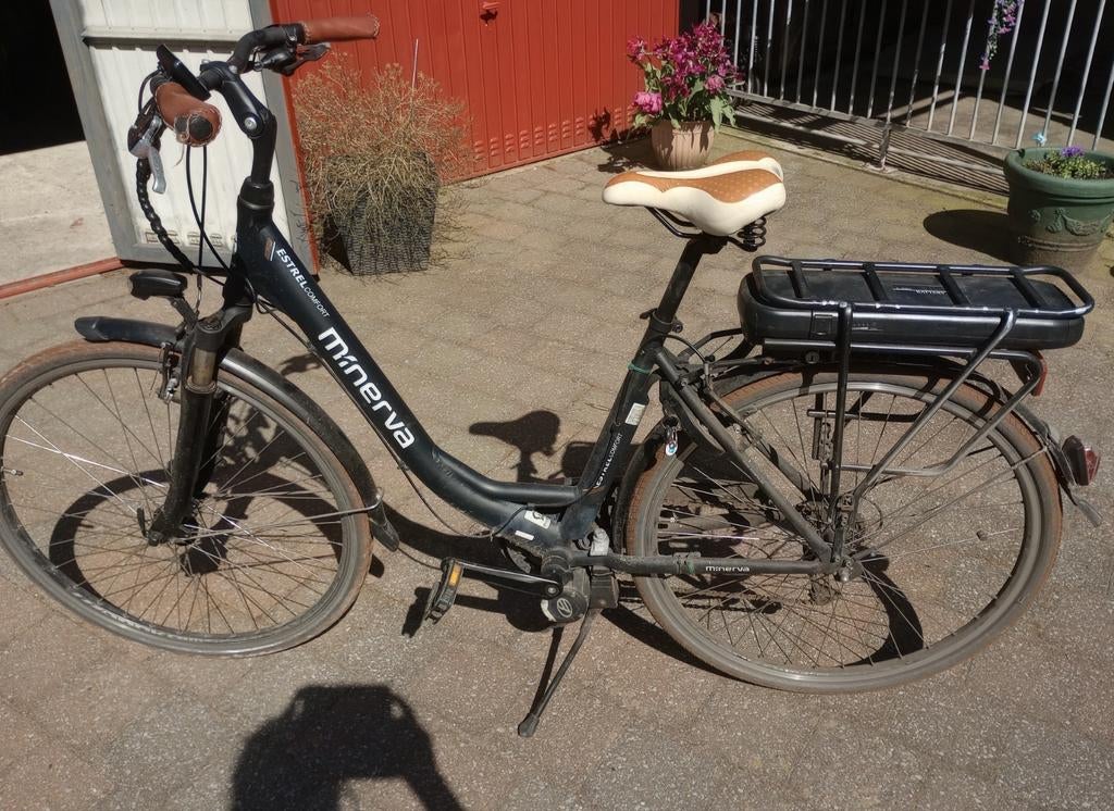 E-bike Minerva met werk aan, Fietsen en Brommers, Ophalen