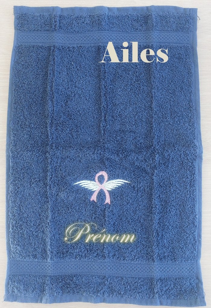 Serviette invité bleu nuit brodée "ailes et ruban rose", Maison & Meubles, Neuf, Autres marques, Enlèvement ou Envoi, Serviette invité