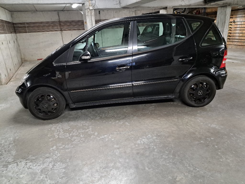 MERCEDES     A  160   BENZINE, Autos, Mercedes-Benz, Cuir, Classe A, Noir, 5 portes