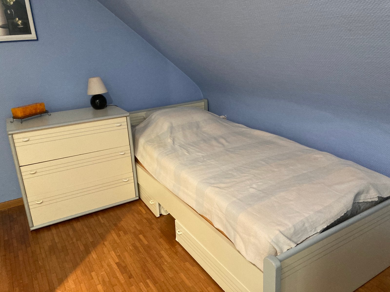 Eenpersoonsbed en commode, Huis en Inrichting, Slaapkamer | Complete slaapkamers, Ophalen, Gebruikt, Eenpersoons
