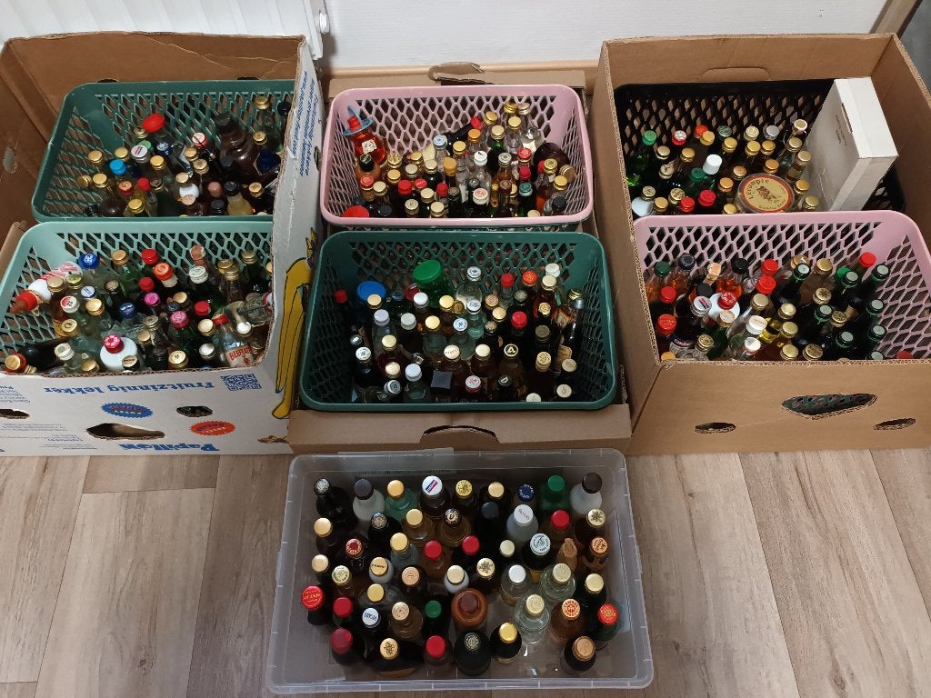 Mignonnettes d'alcools., Enlèvement