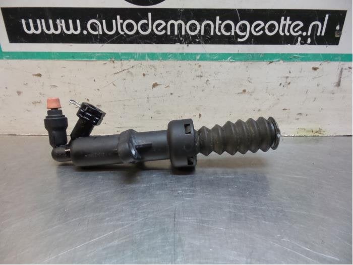 Embrayage cylindre auxiliaire d'un Peugeot Partner (Partner, -, 3 mois de garantie, Utilisé, -