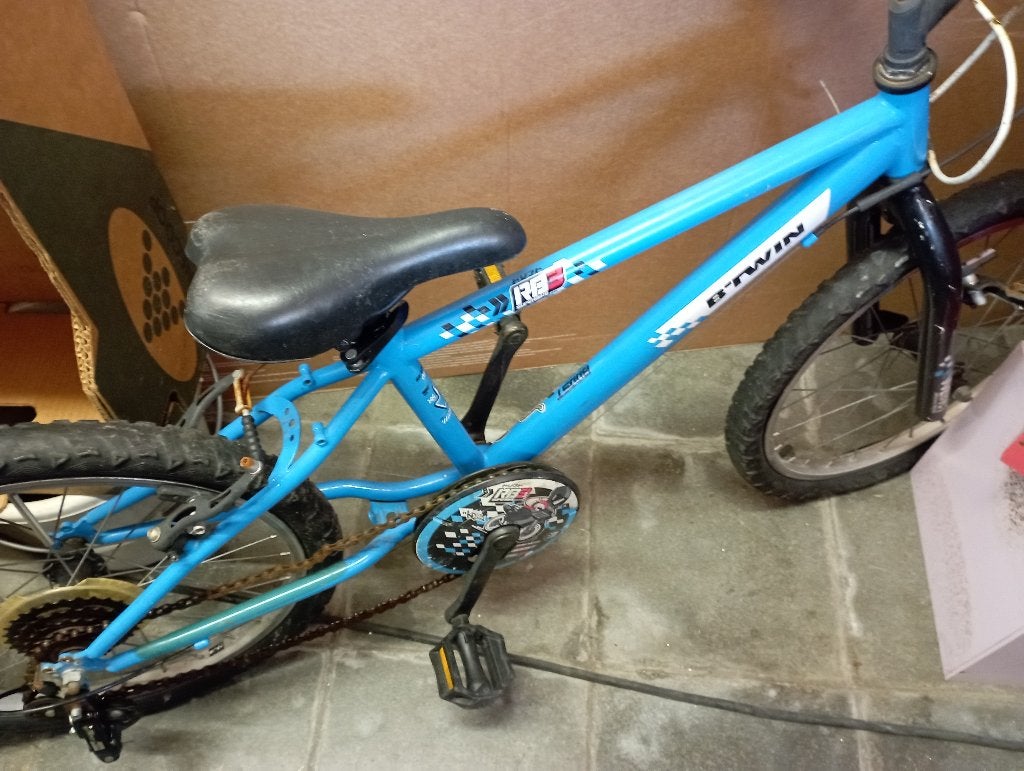velo enfant garçon pour pièces ou a refaire, B-Twin Decathlon, Frein sur jante, 20 pouces, Enlèvement