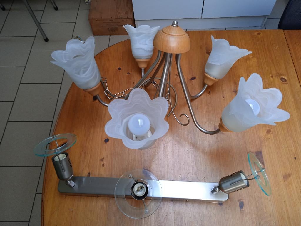 lot de un lustre à 5 branches et un plafonnier à 3 lampes, Ophalen, Gebruikt, Glas
