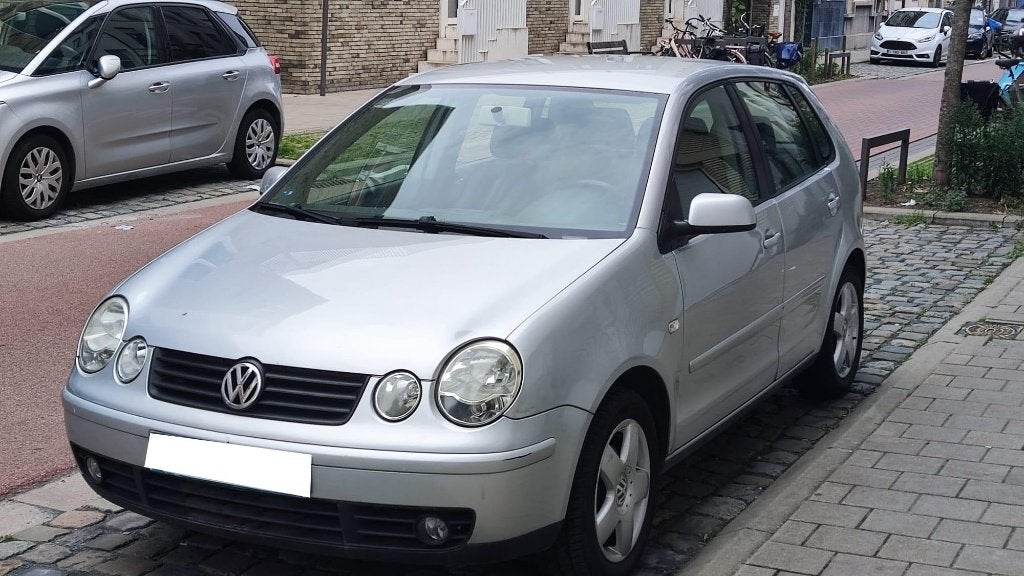 Volkswagen Polo 1.2 essence. Approuvé pour la vente., Autos, Argent ou Gris, Achat, Boîte manuelle, Entretenue par le concessionnaire