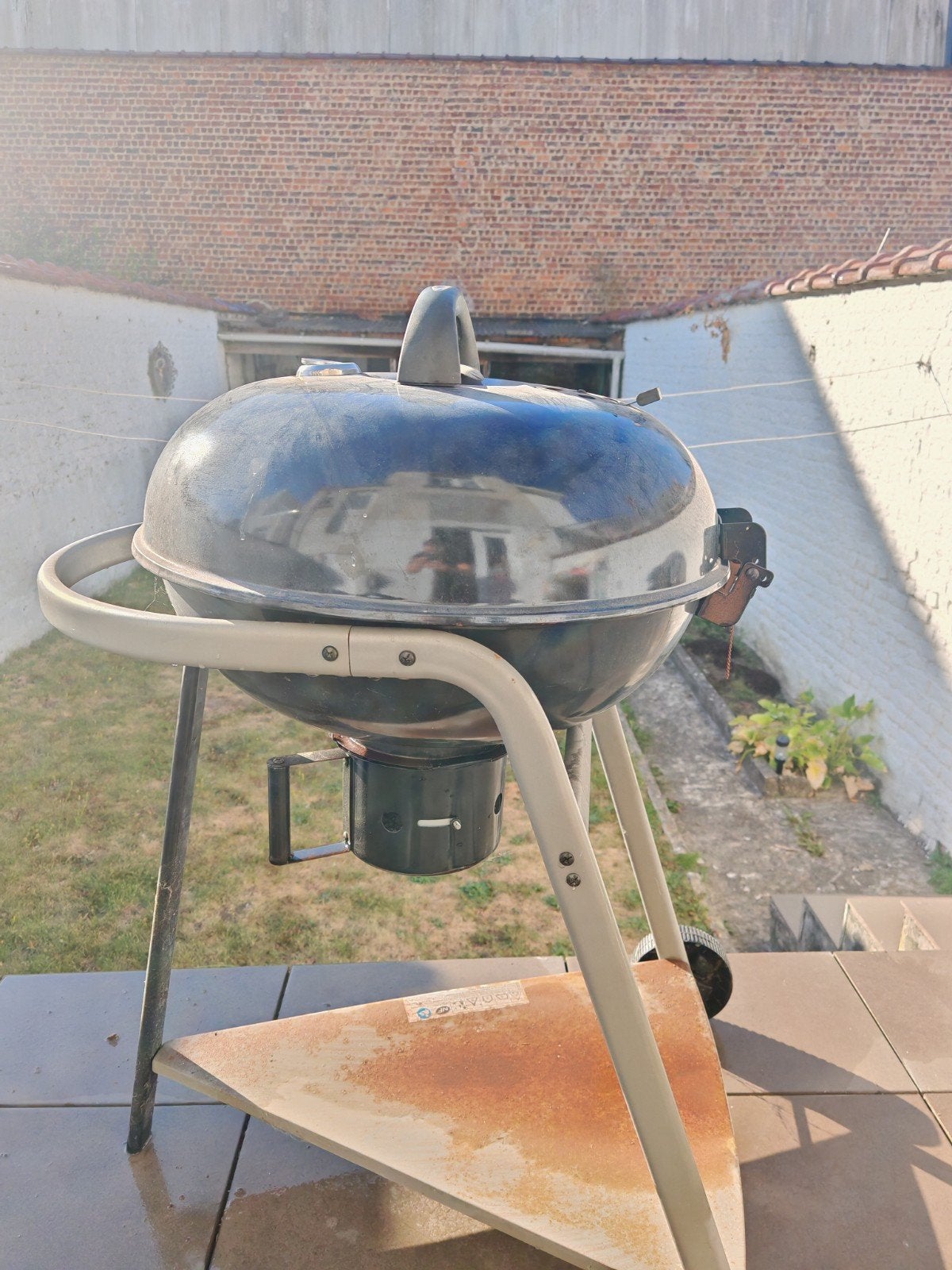 Barbecue à charbon Weber - Grand modèle avec thermomètre, Enlèvement