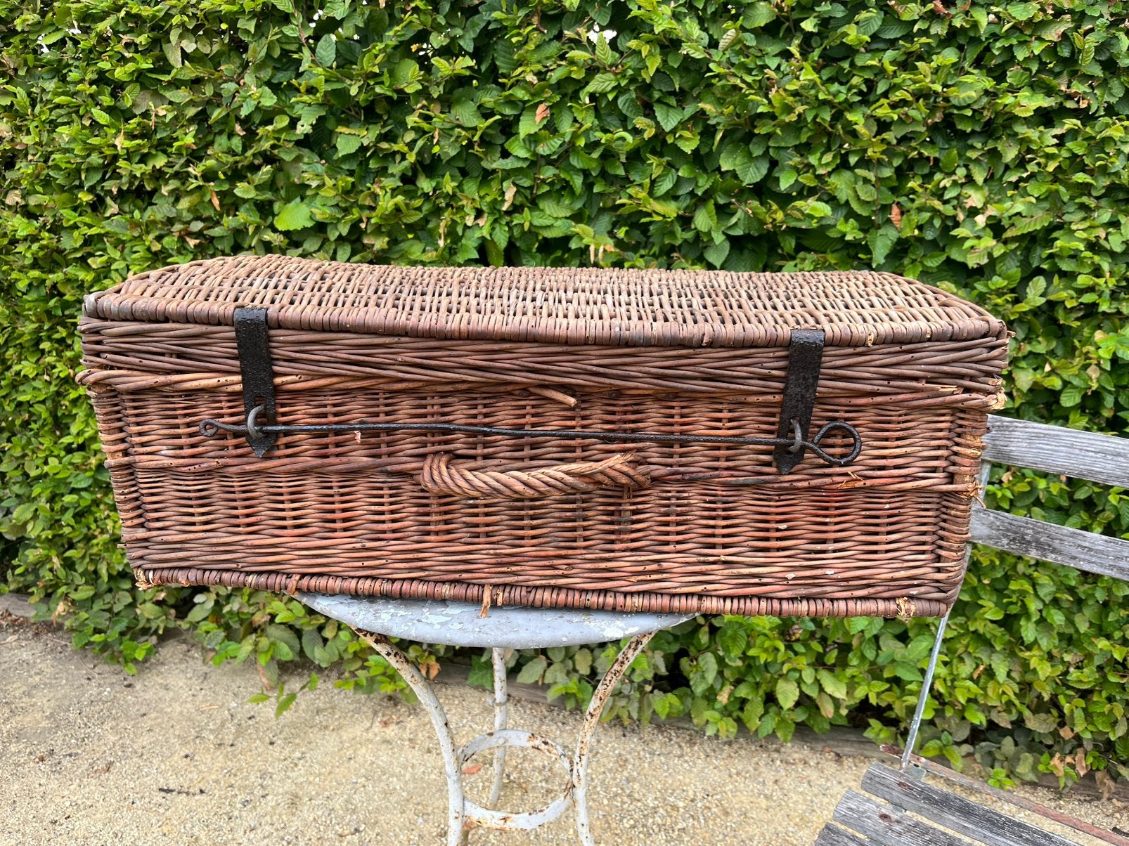 Retro rieten mand, Enlèvement, Utilisé