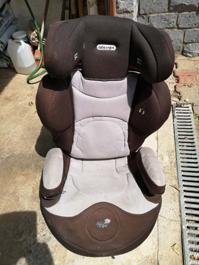 A DONNER  Siège bébé, Enfants & Bébés, Enlèvement, Utilisé, Ceinture de sécurité ou Isofix