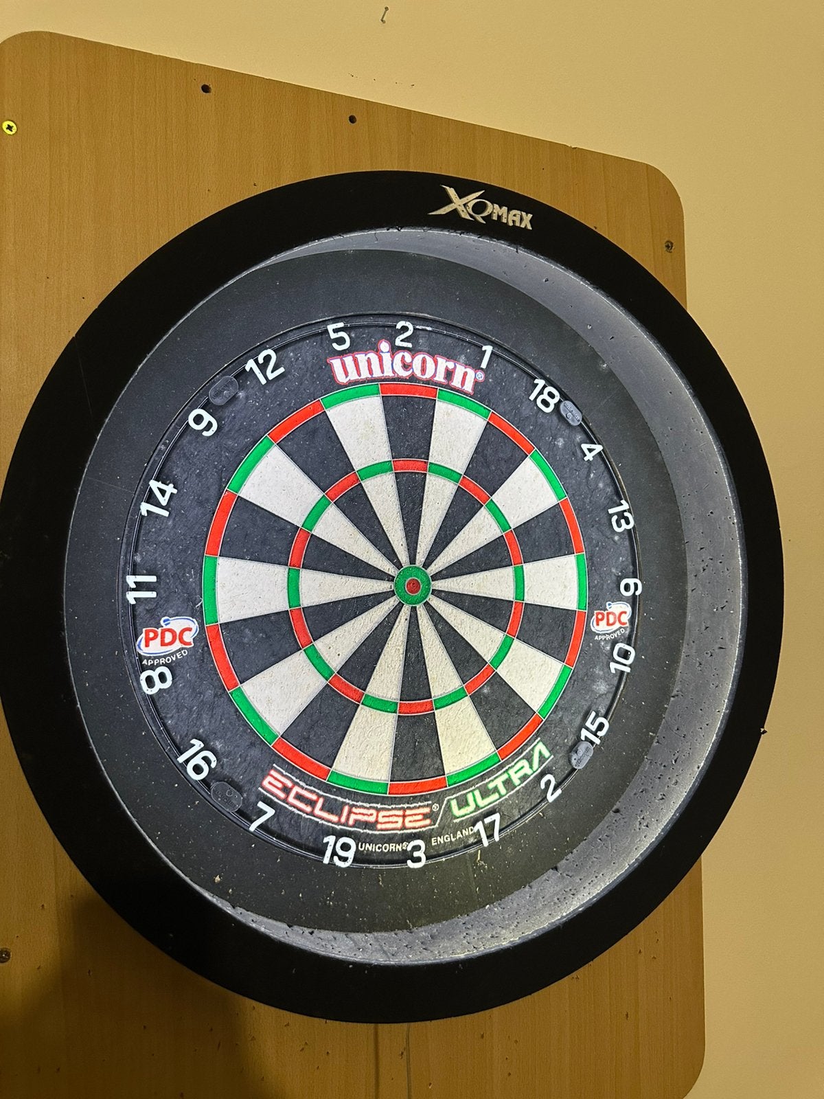 Dart bord, Sport en Fitness, Ophalen, Zo goed als nieuw