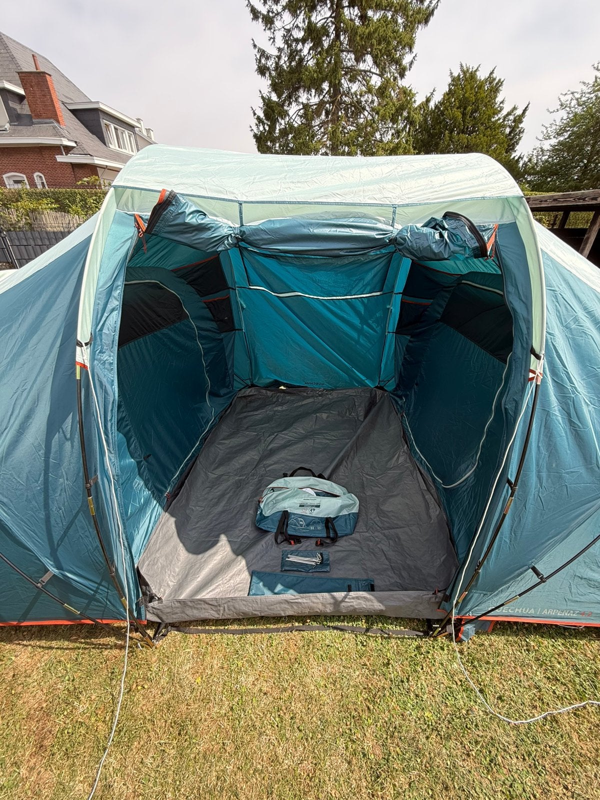 Grande tente familiale Quechua 4.2 – Comme neuve, Enlèvement, Comme neuf