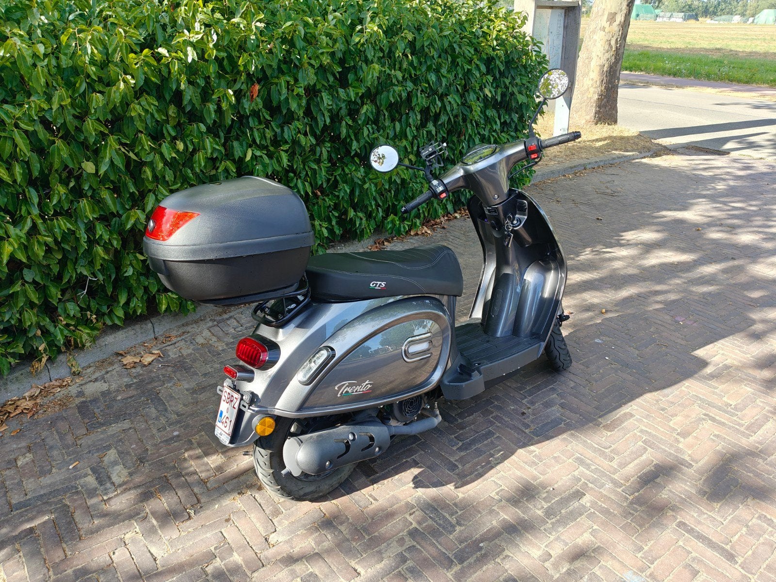 obtient des épées Trento, 49 cm³, Comme neuf, Classe B (45 km/h), Enlèvement