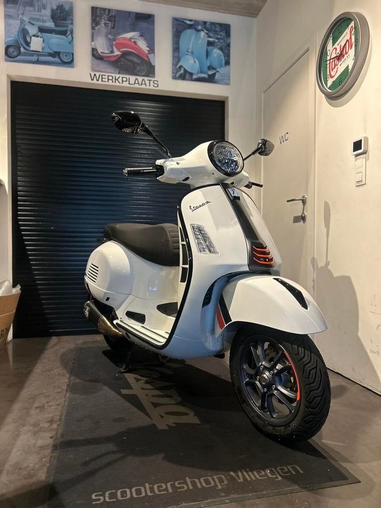 Vespa GTS supersport 310, Fietsen en Brommers, Scooters | Vespa, Zo goed als nieuw, Overige modellen, Benzine, Ophalen of Verzenden
