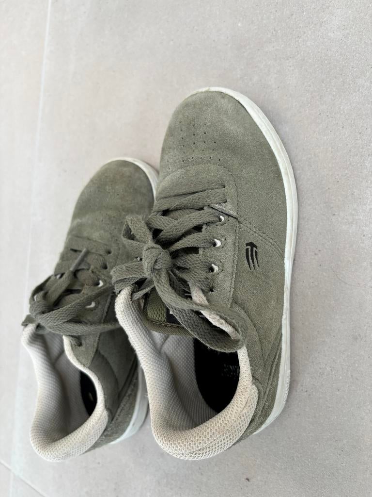 Schoenen (Merk: Etnies) Maat 32, Ophalen, Zo goed als nieuw, Schoenen