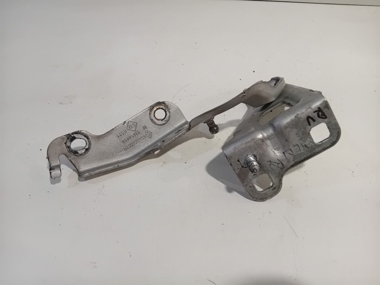 Motorkapscharnier rechts Renault Trafic, Onderdelen@venauto.nl, Van der Ven Autorecycling B.V., Gebruikt, Ettenseweg 76, 4706 PB Roosendaal, The Netherlands