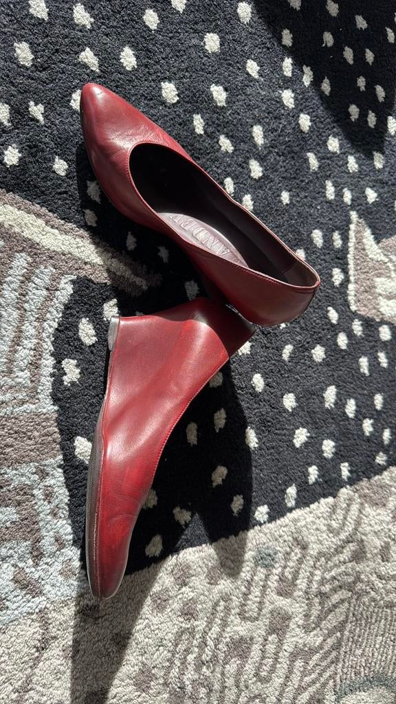 A.F. Vandevorst pump - m.39 - bordeaux met sleehak, Kleding | Dames, Ophalen, Zo goed als nieuw