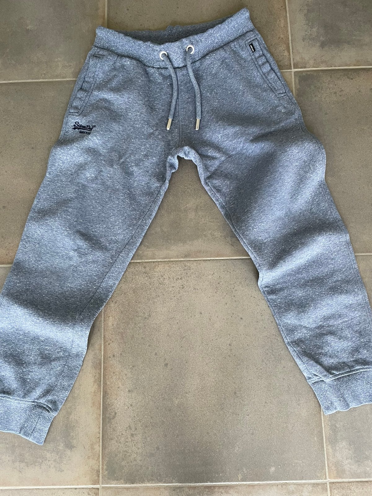 Superdry trendy joggingbroek, Kleding | Heren, Ophalen of Verzenden, Zo goed als nieuw