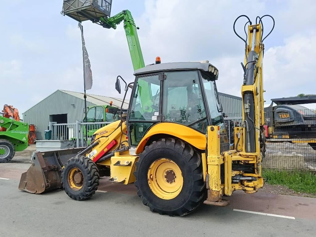 New Holland B 100 B LR graaflaad combinatie backhoe loader, Zakelijke goederen, Machines en Bouw | Kranen en Graafmachines, Graaflaadcombinatie