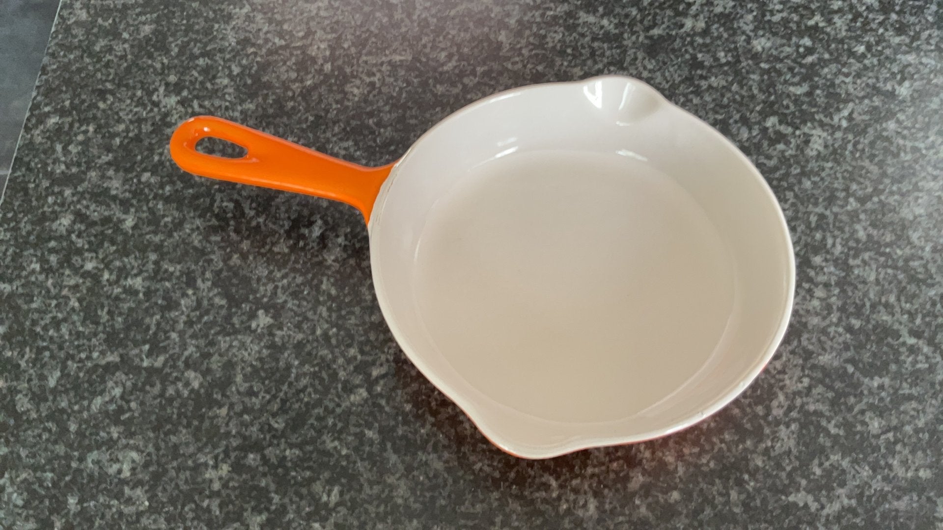 Le Creuset  Skillet Nieuw, Huis en Inrichting, Keuken | Potten en Pannen, Ophalen of Verzenden, Nieuw, Le Creuset