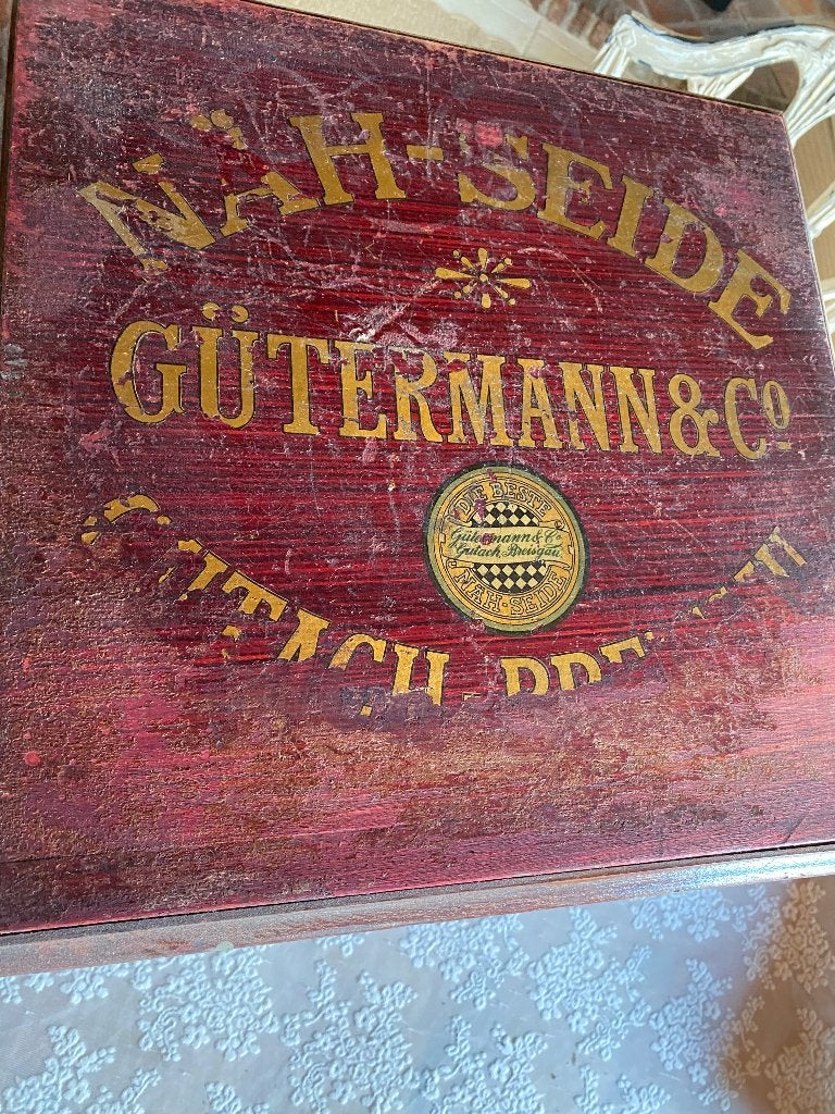Antiek Naaigaren fourniturenkastje, Ophalen