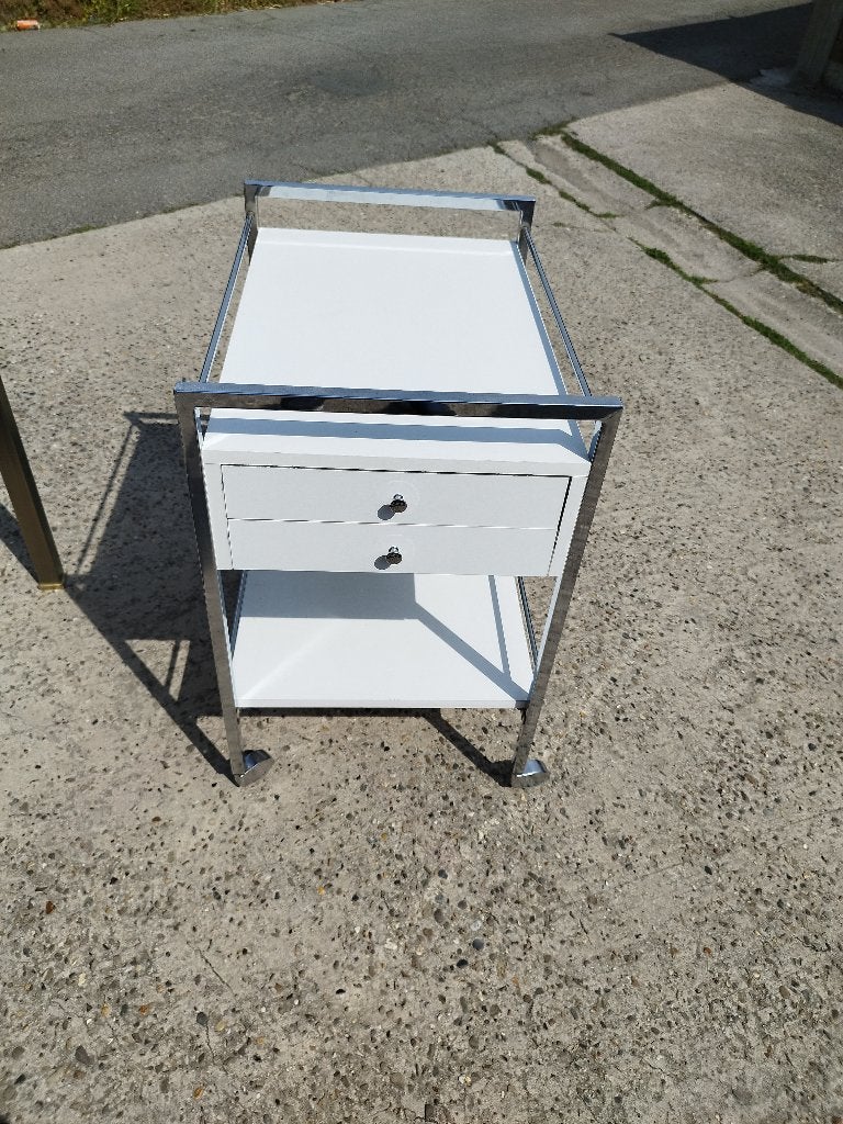 trolley voor schoonheidssalon, Ophalen