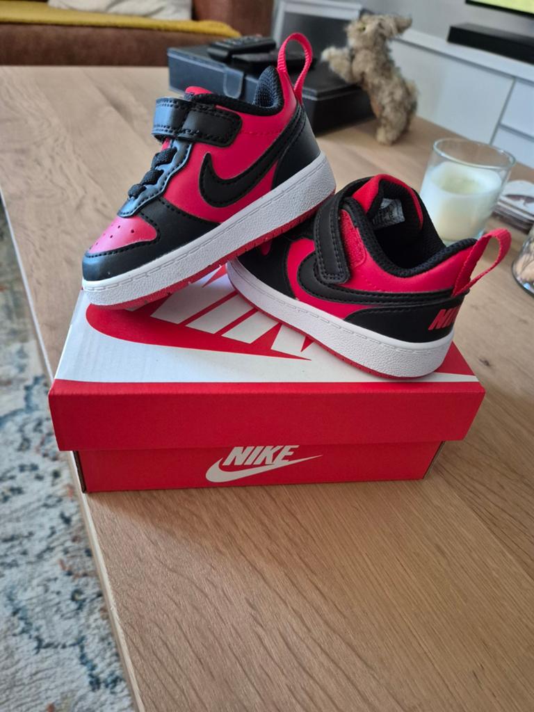 Sneakers, Ophalen