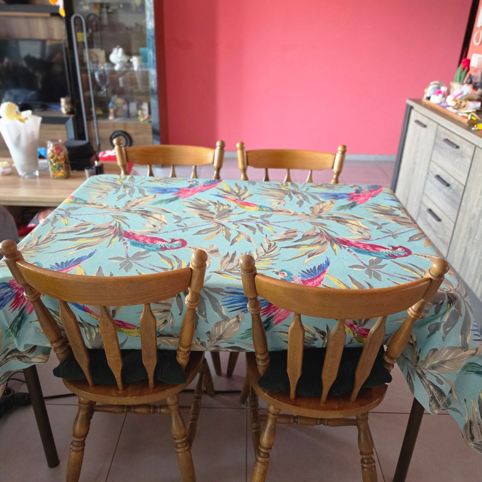 Scharmante eettafel met toebehoren, Ophalen