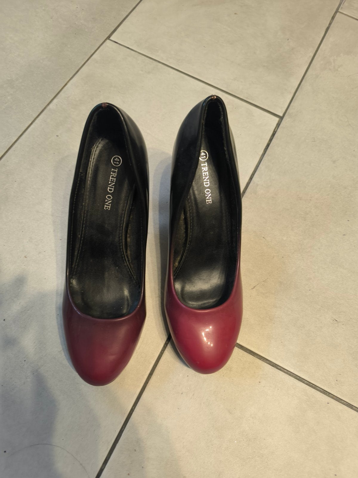 chaussures a talons, Enlèvement, Comme neuf, Rouge