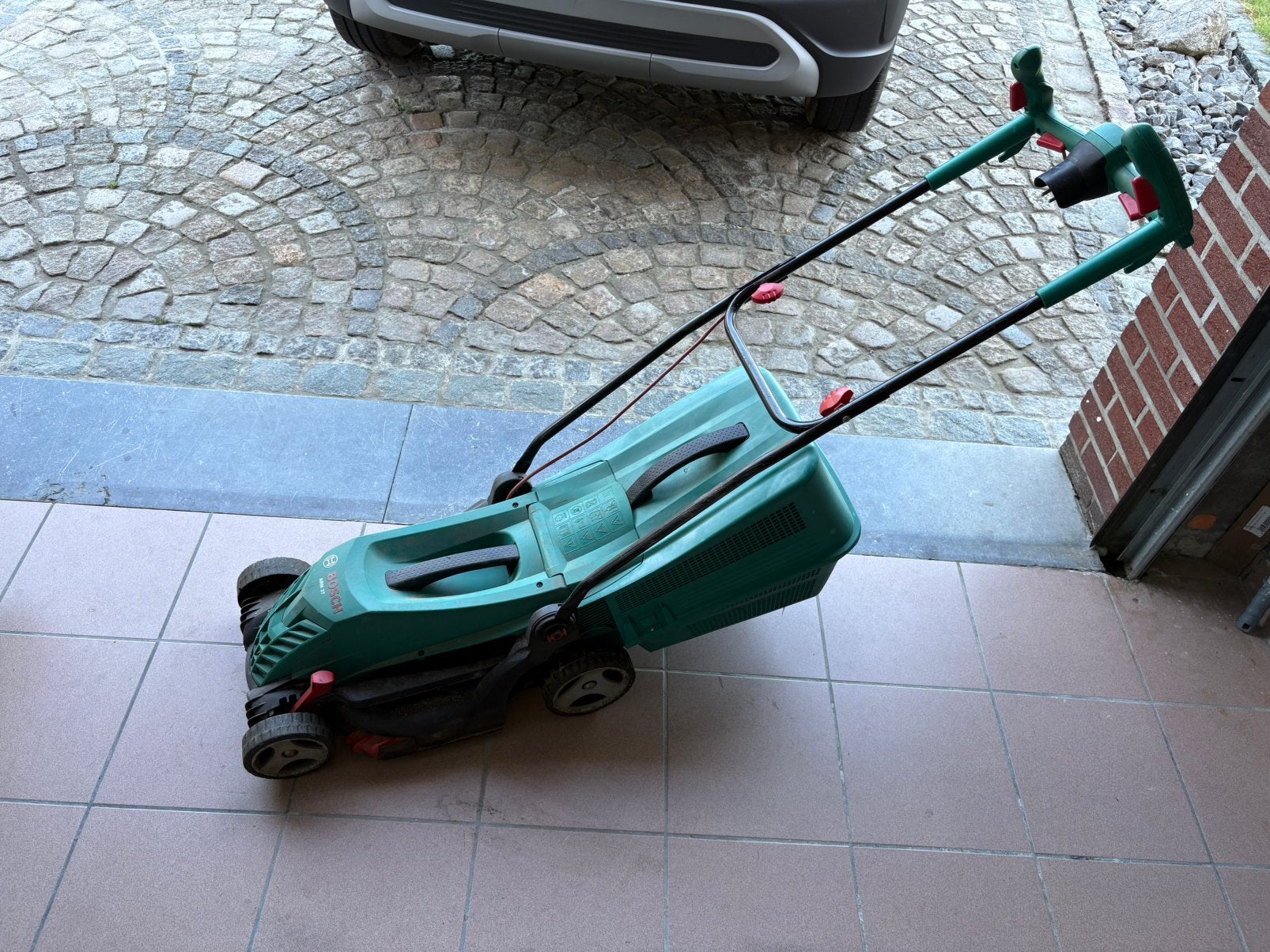 Elektriche grasmaaier bosch arm37, Tuin en Terras, Grasmaaiers, Ophalen, Gebruikt, Elektrische grasmaaier, Opvangbak