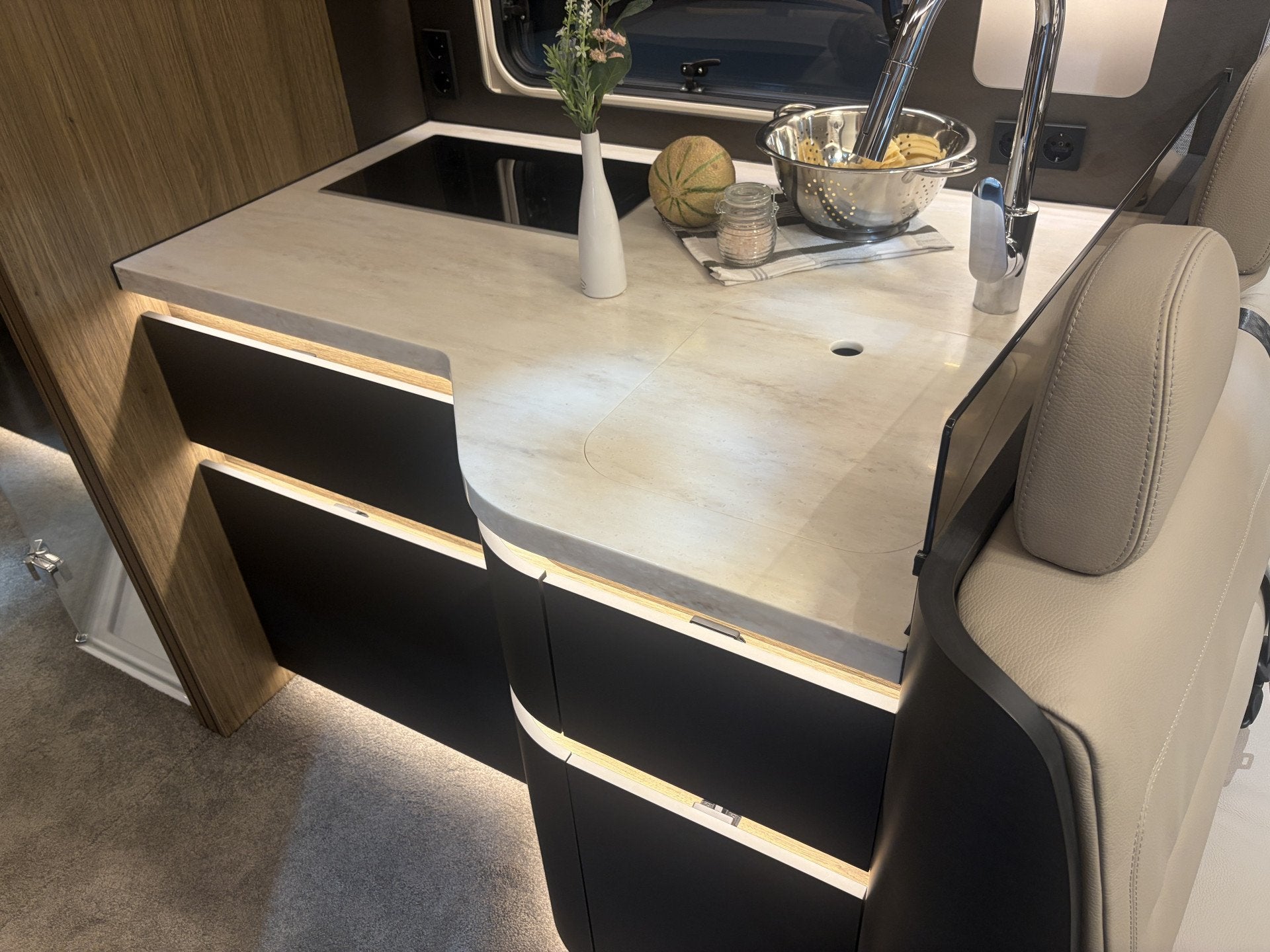Morelo PALACE 88 LB Retarder Nieuw Interieur! Echt Glas Rame, Caravanes & Camping, 8 à 9 mètres, Diesel, Automatique, Mark@niesmannbischoff.nl