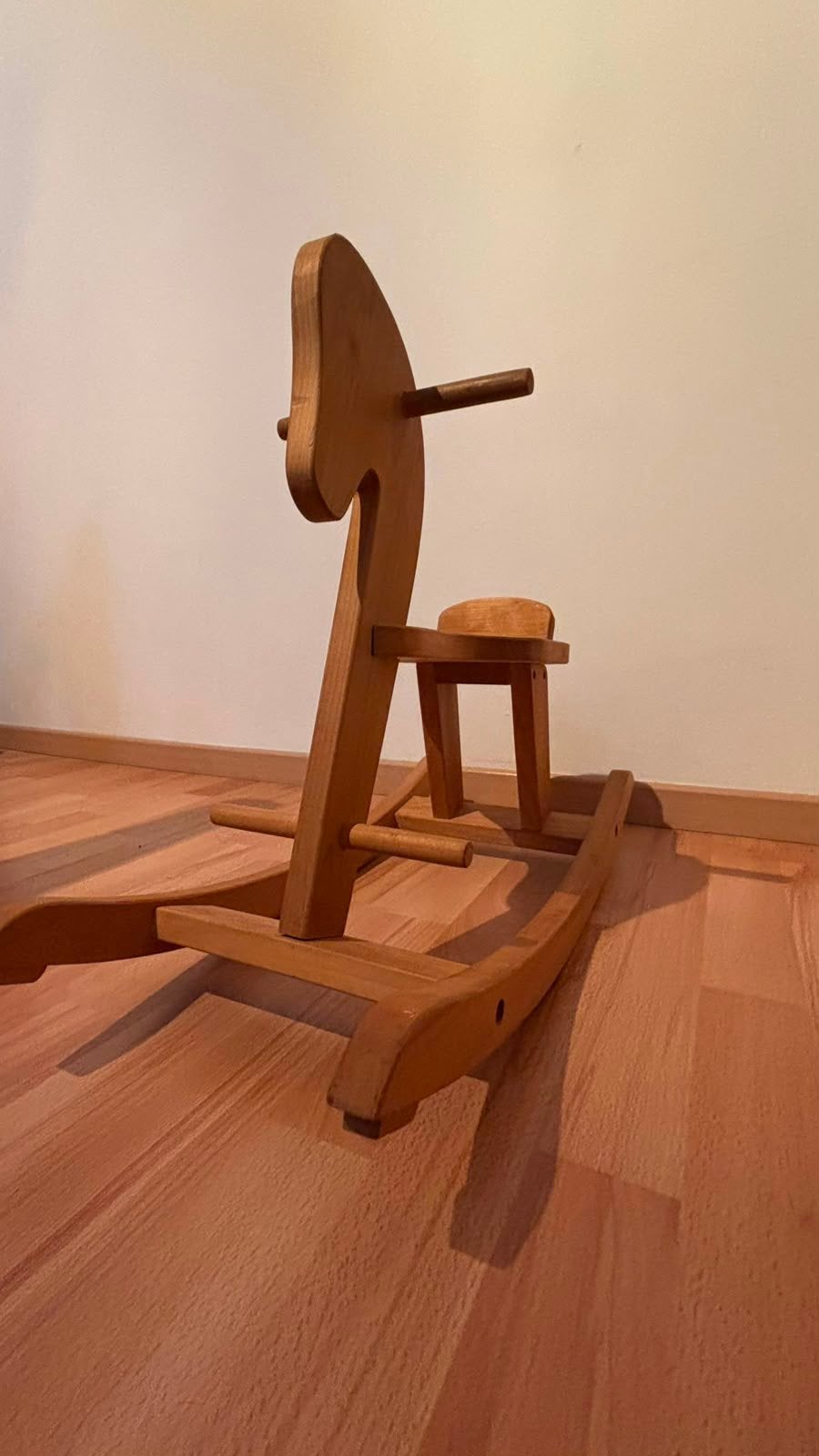 Cheval à bascule en bois, Enfants & Bébés, Jouets | Jouets en bois, Enlèvement, Utilisé, Jouet à Rouler ou à Bascule
