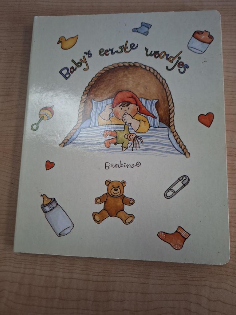 boek baby s eerste woordjes, Ophalen of Verzenden, Zo goed als nieuw