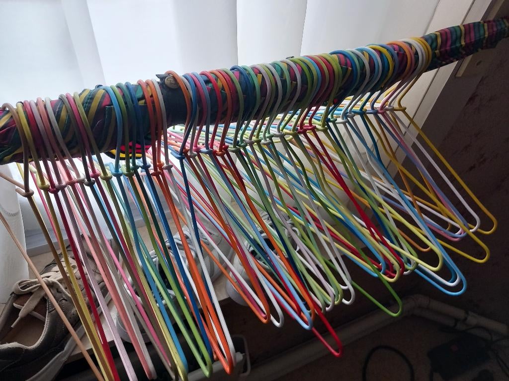 bonte plastic kinder kapstokken nieuw meer dan 50 stuks, Ophalen of Verzenden, Nieuw