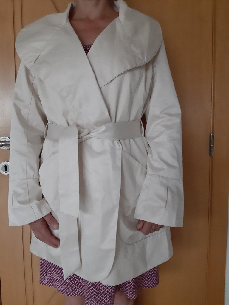 Prachtige damesregenjas 'VILA' - Maat L - Nieuw!!!, Kleding | Dames, Jassen | Winter, Beige, Vila, Maat 42/44 (L), Nieuw