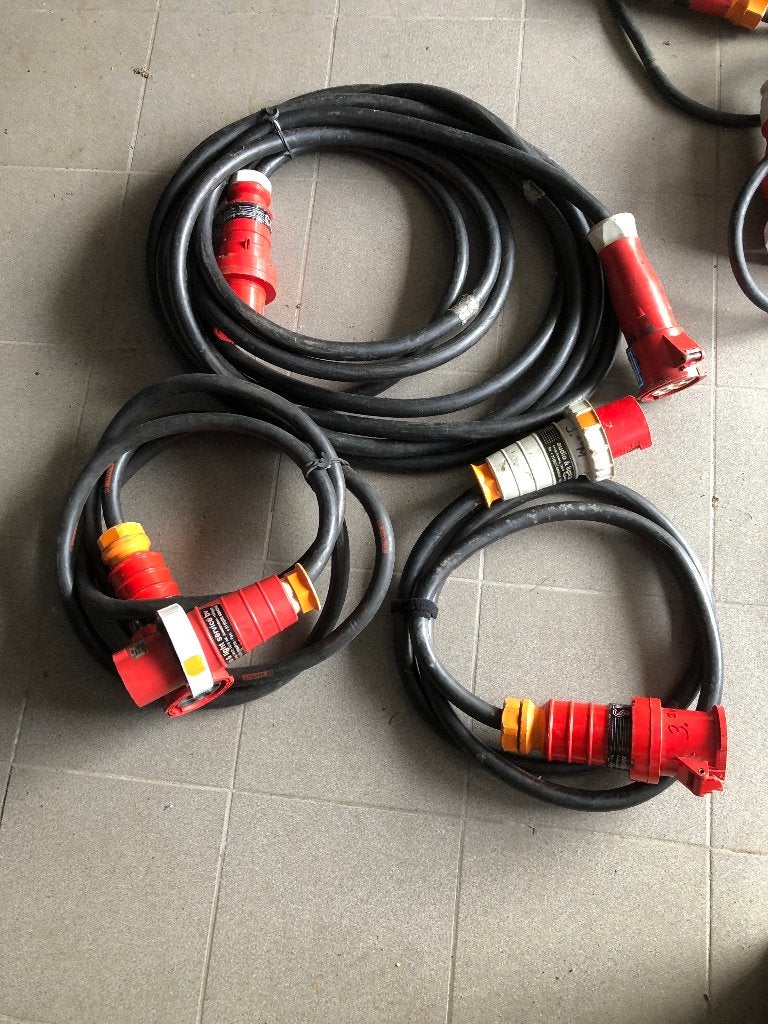 Câbles d'alimentation/transitions divers CEE Red 400V, Bricolage & Construction, Électricité & Câbles, Enlèvement ou Envoi, Utilisé