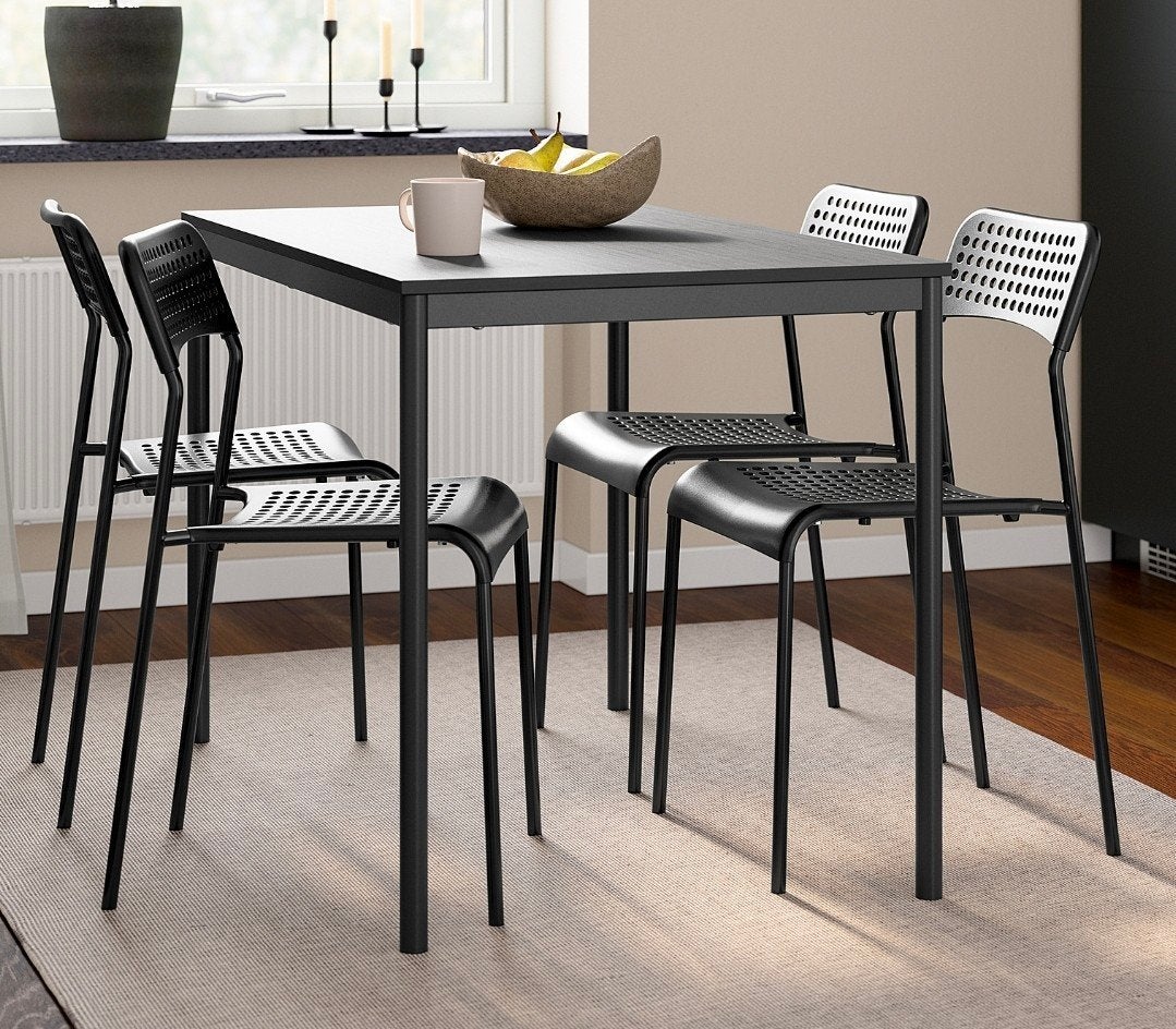 Table et 4 chaises noir, Enlèvement, Comme neuf