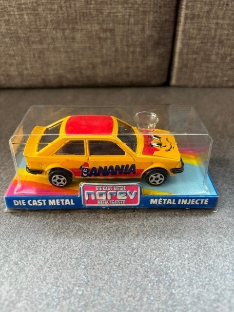 Vintage Norev Mini-Jet Ford Escort XR3 "Banania", Enlèvement ou Envoi, Comme neuf, Voiture, Norev