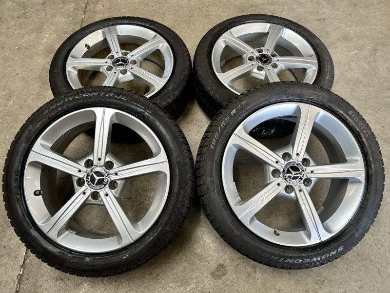 17 inch originele velgen + Pirelli winterbanden Mercedes A,, Autos : Pièces & Accessoires, Pneus et Jantes, Pneus hiver, -, 17 pouces
