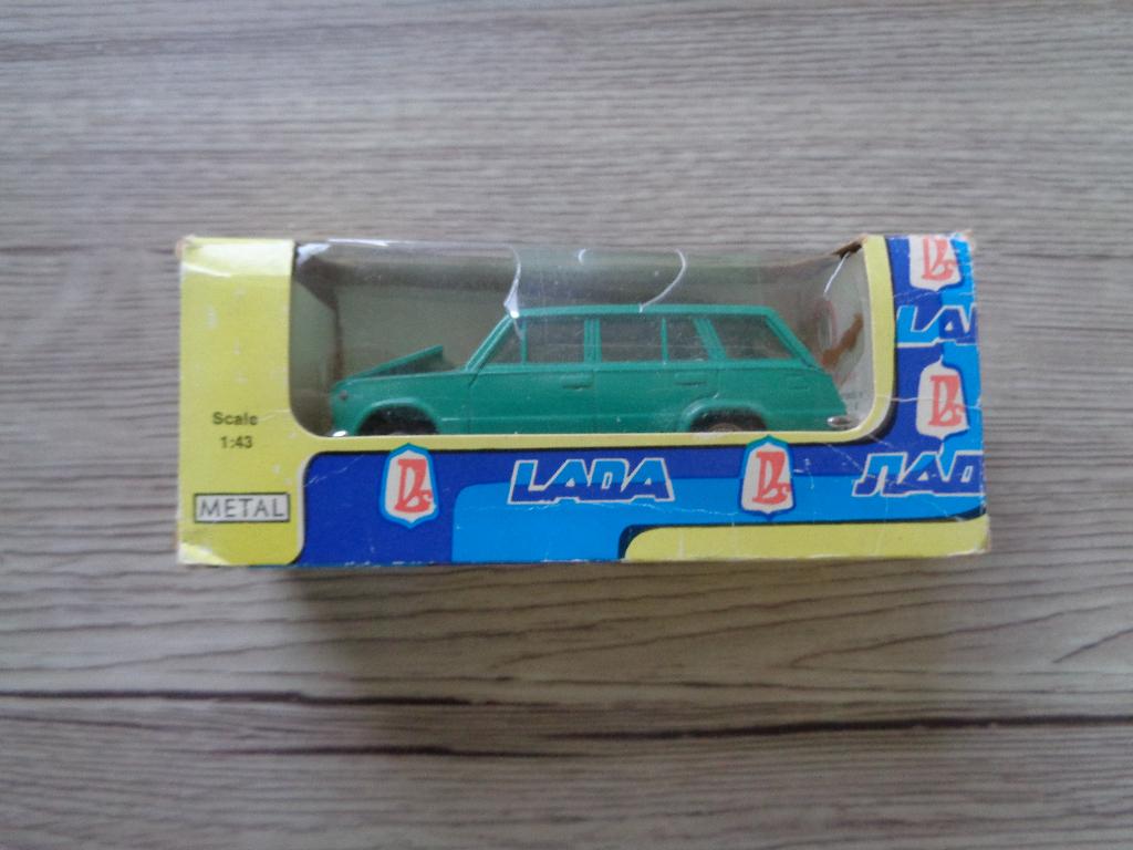 Voiture Lada 1:43, Enlèvement, Neuf, Voiture, Autres marques