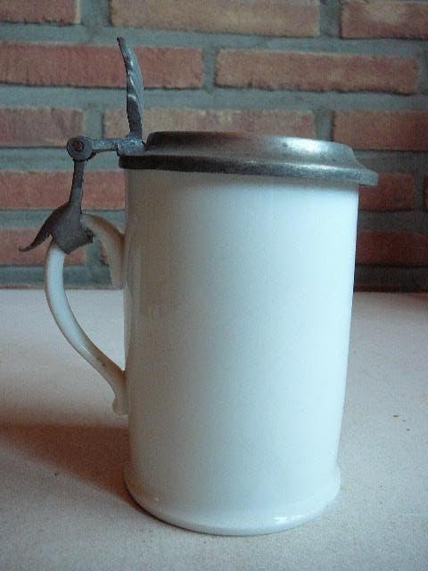 pul bierpot met tinnen (?) deksel en initialen, Verzamelen, Biermerken, Ophalen of Verzenden, Gebruikt, Pul(len), Overige merken