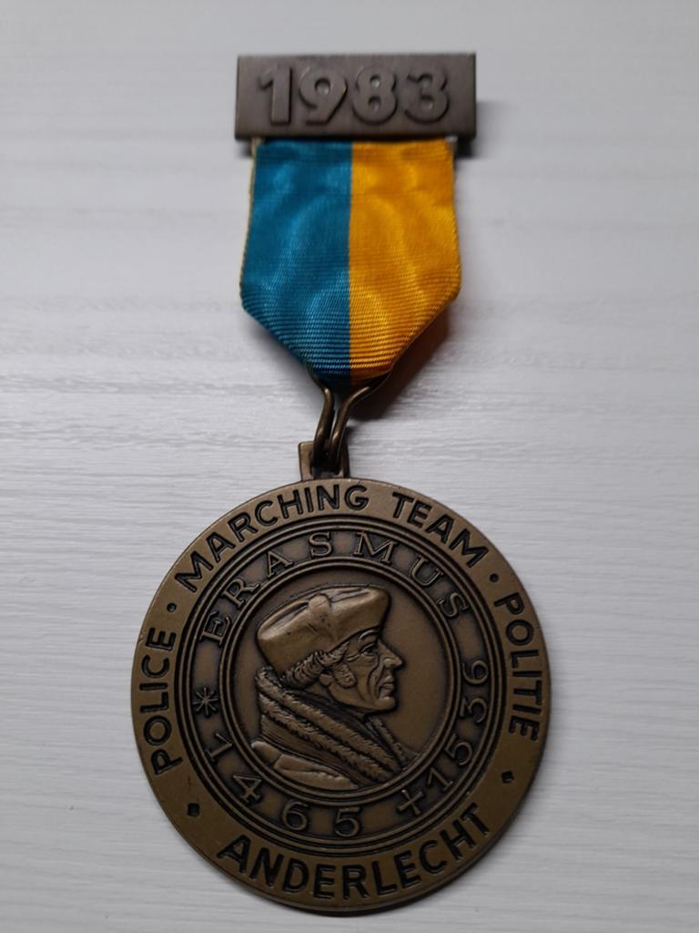 Prachtige  medaille  police marchingteam anderlecht Erasmus, Ophalen of Verzenden