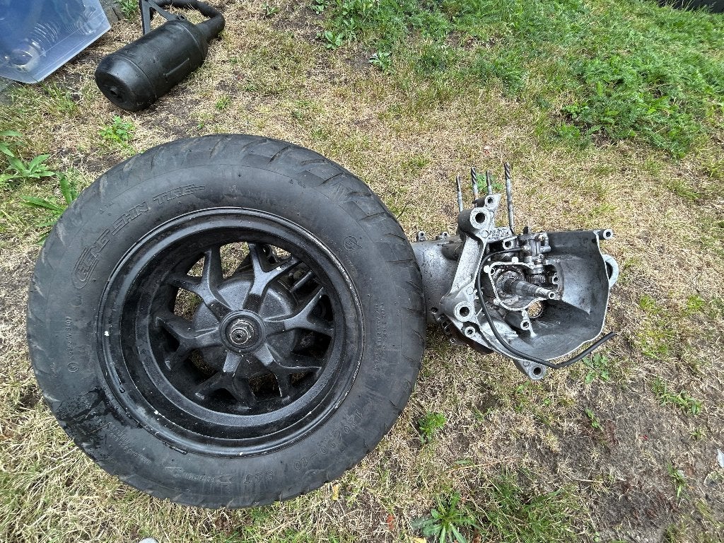 Variateur, carb, carter plus wiel, uitlaat cilinderkop,, Fietsen en Brommers, Gebruikt, Klasse A (25 km/u), Ophalen, Overige merken